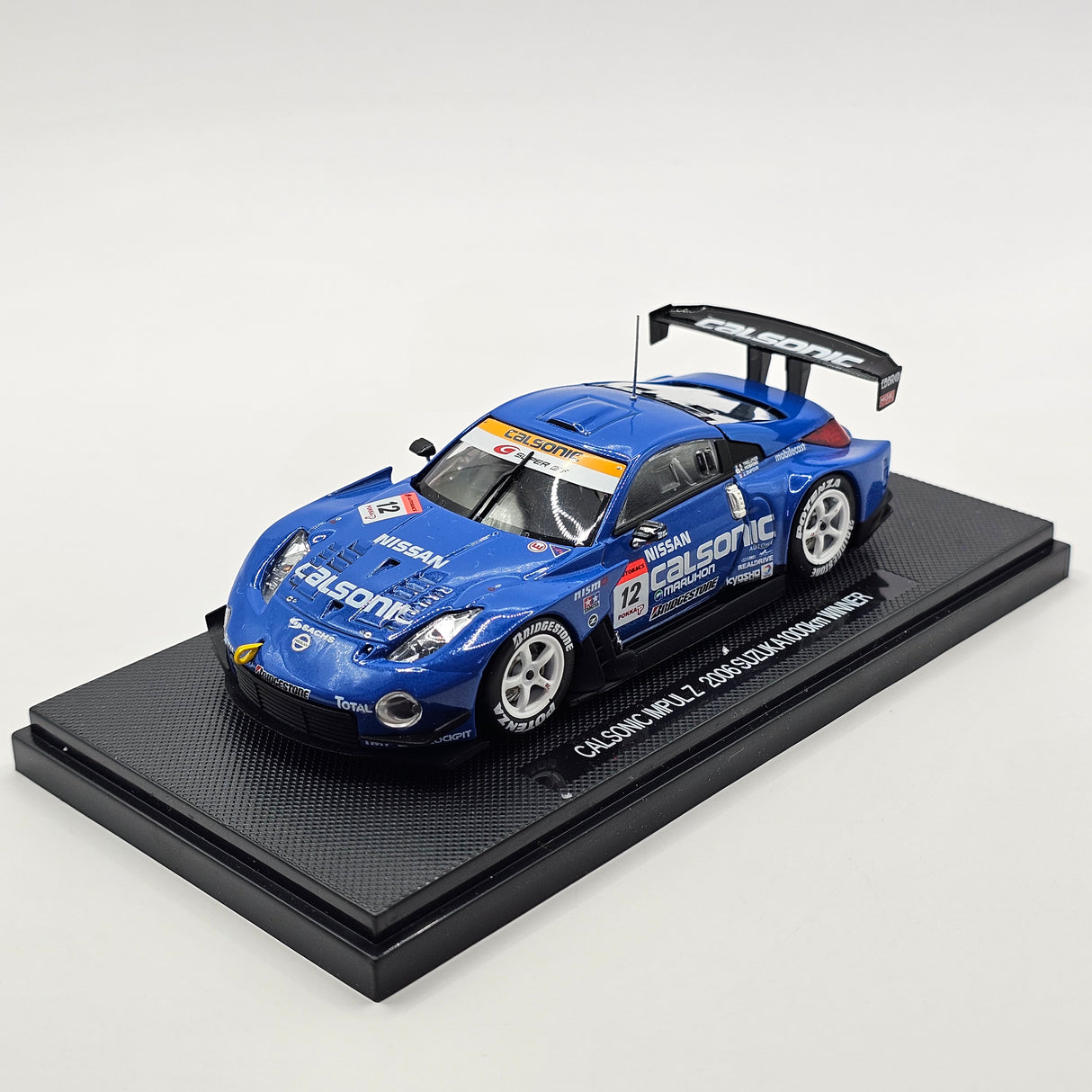 EBBRO Nissan Z #12 Calsonic Team Impul Super GT GT500 2006 1000KM Suzuka Winner 1/43 Scale