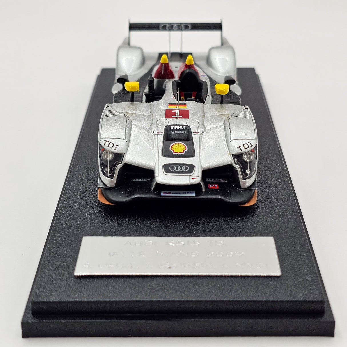 Spark Audi R15 TDI #1 Audi Sport Team Joest 24Hrs Le Mans 2009 1/43 Scale S0687