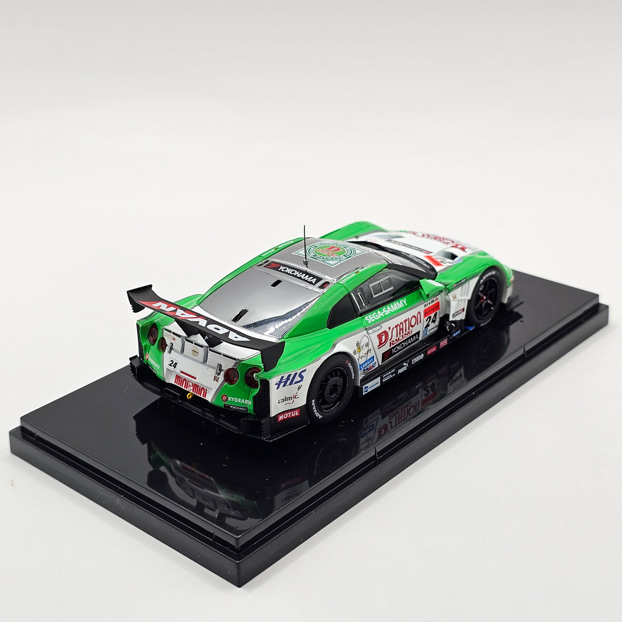 EBBRO Nissan GT-R #24 D'Station ADVAN Kondo Super GT GT500 2013 1/43 Scale