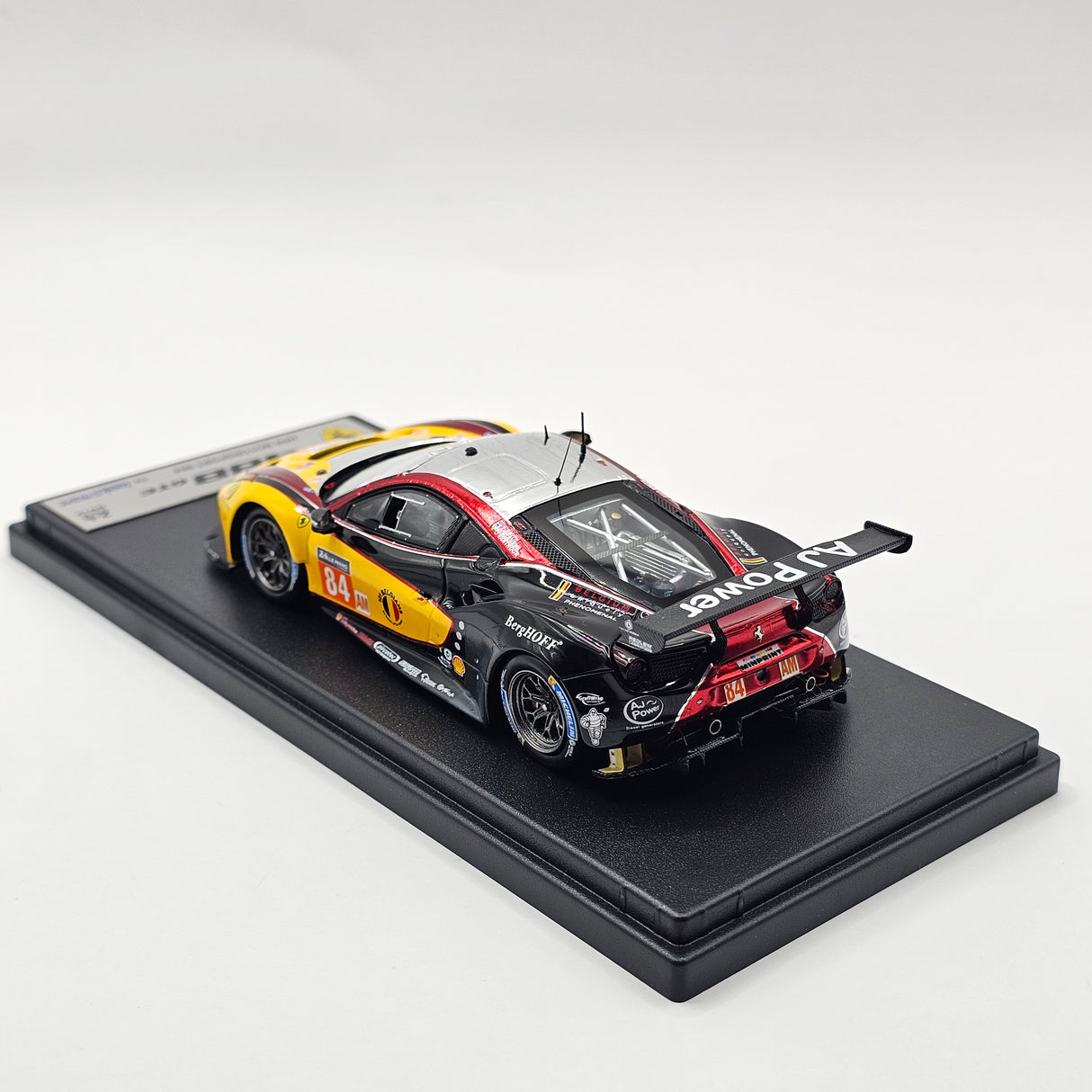 Looksmart Ferrari 488 GTE #84 JMW Motorsport Class Winner 24Hrs Le Mans 2017 1/43 Scale