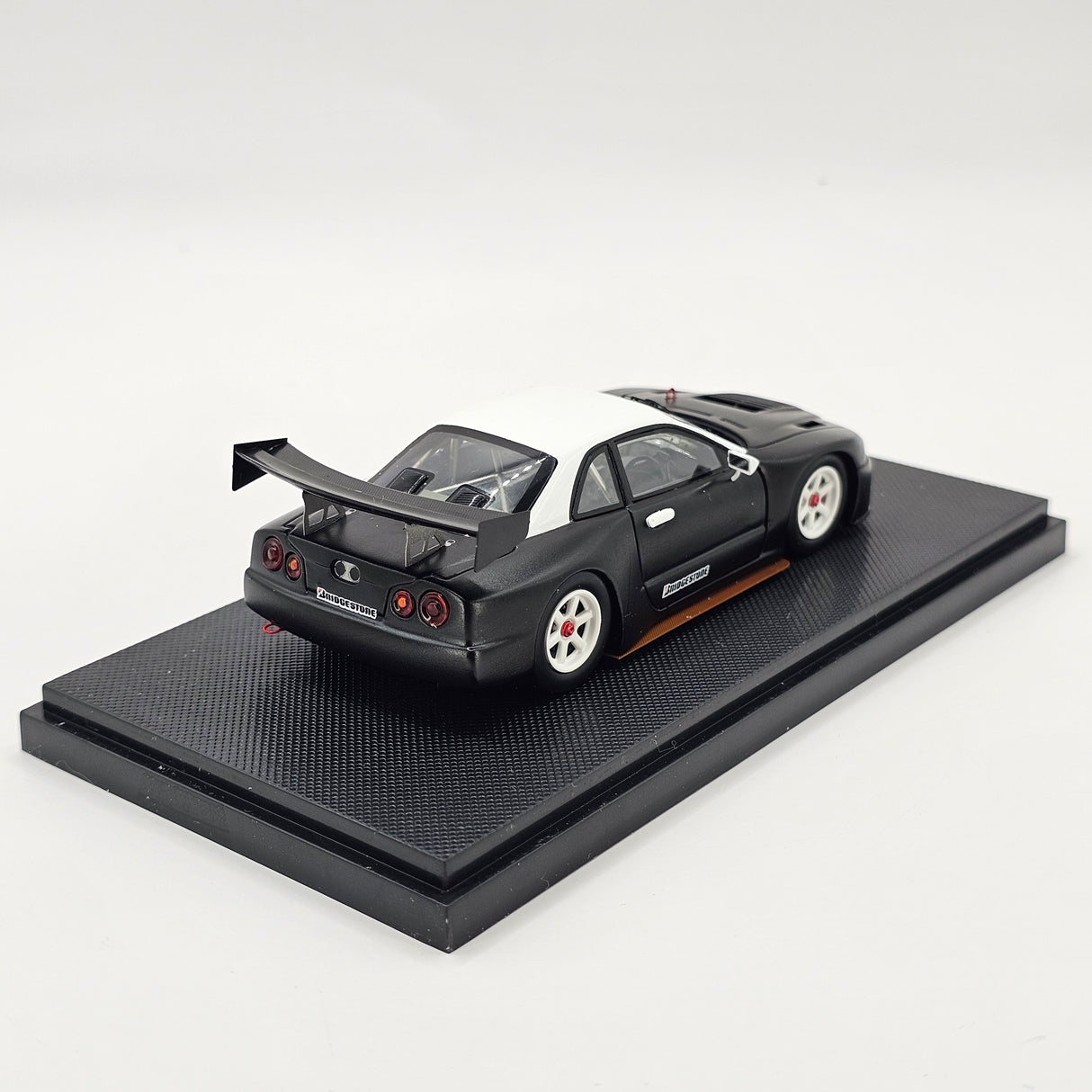 EBBRO P4 Nissan Skyline R34 GT-R NISMO JGTC GT500 1999 Test Car 1/43 Scale