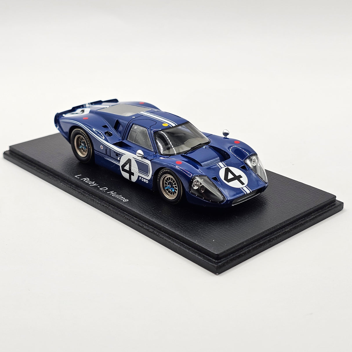 Spark Ford GT40 MK IV #4 Ford Motor Company 24Hrs Le Mans 1967 1/43 Scale