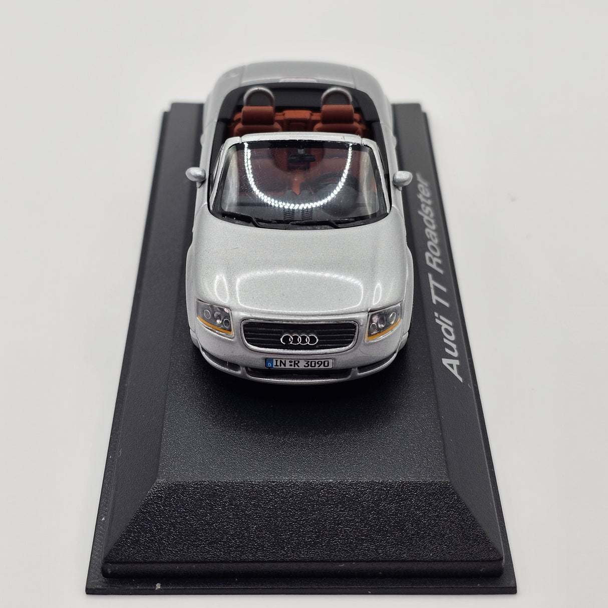 Minichamps Audi TT Roadster Silver Dealership Box 1/43 Scale