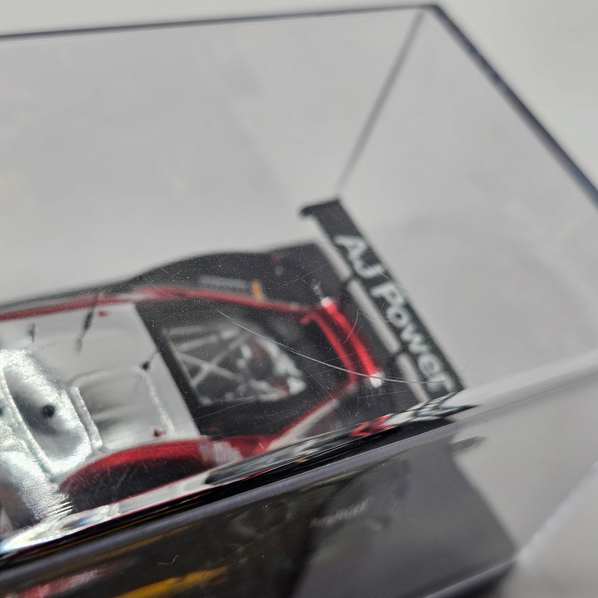 Looksmart Ferrari 488 GTE #84 JMW Motorsport Class Winner 24Hrs Le Mans 2017 1/43 Scale