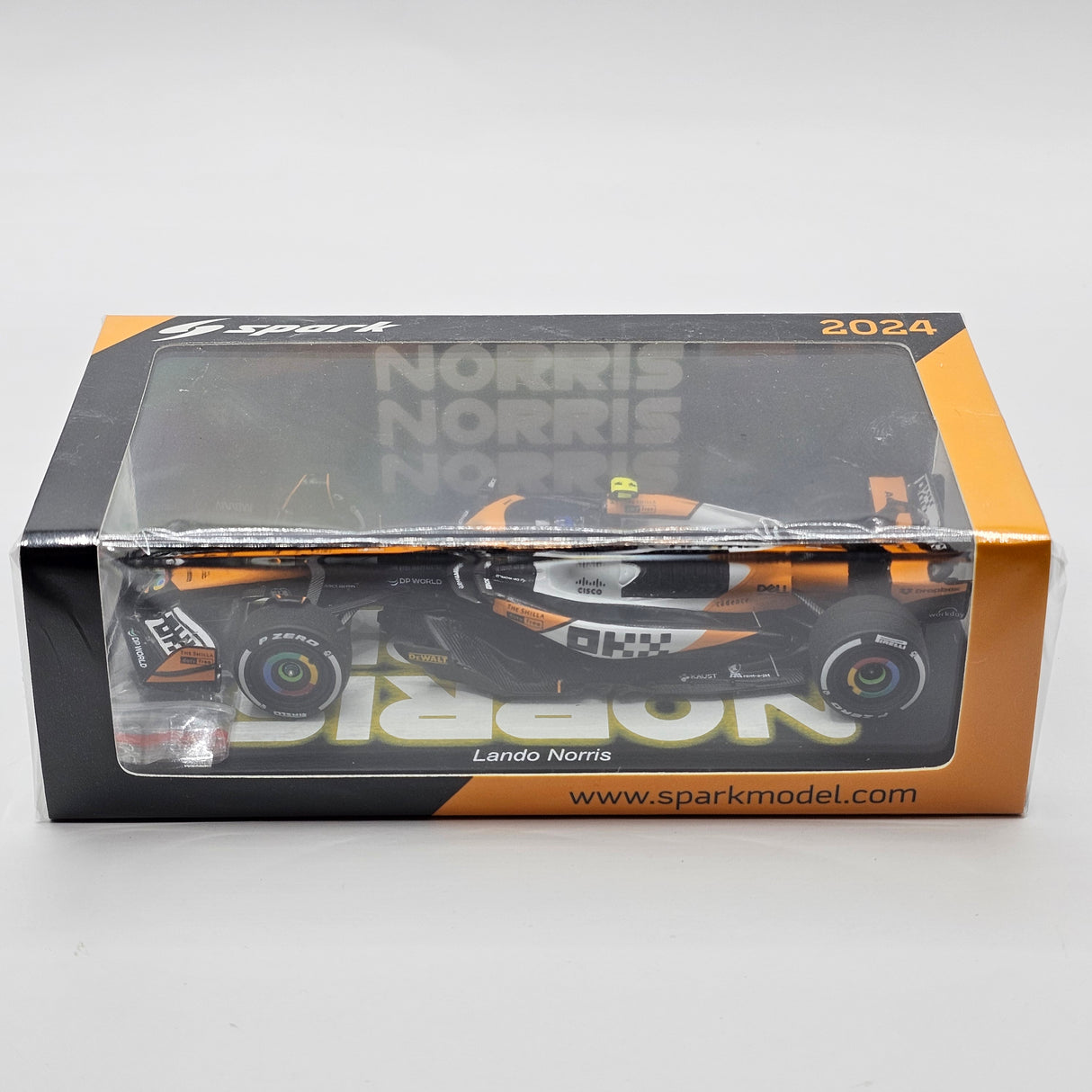 Spark McLaren MCL38 #4 Lando Norris Singapore F1 GP Winner 2024 1/43 Scale S9561