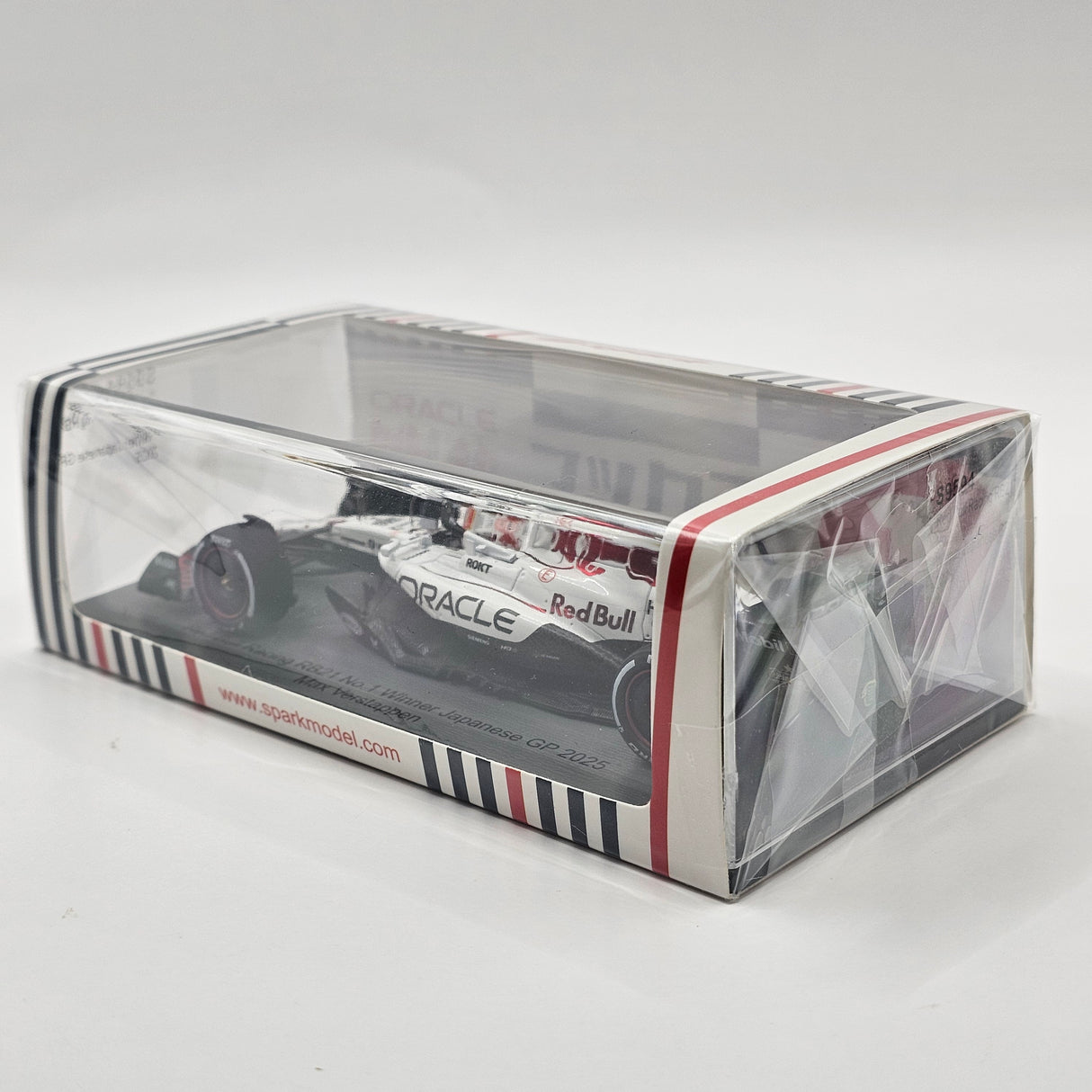 Spark Red Bull Racing RB21 #1 Max Verstappen Japanese GP 2025 Winner (With Pit Board) 1/43 Scale