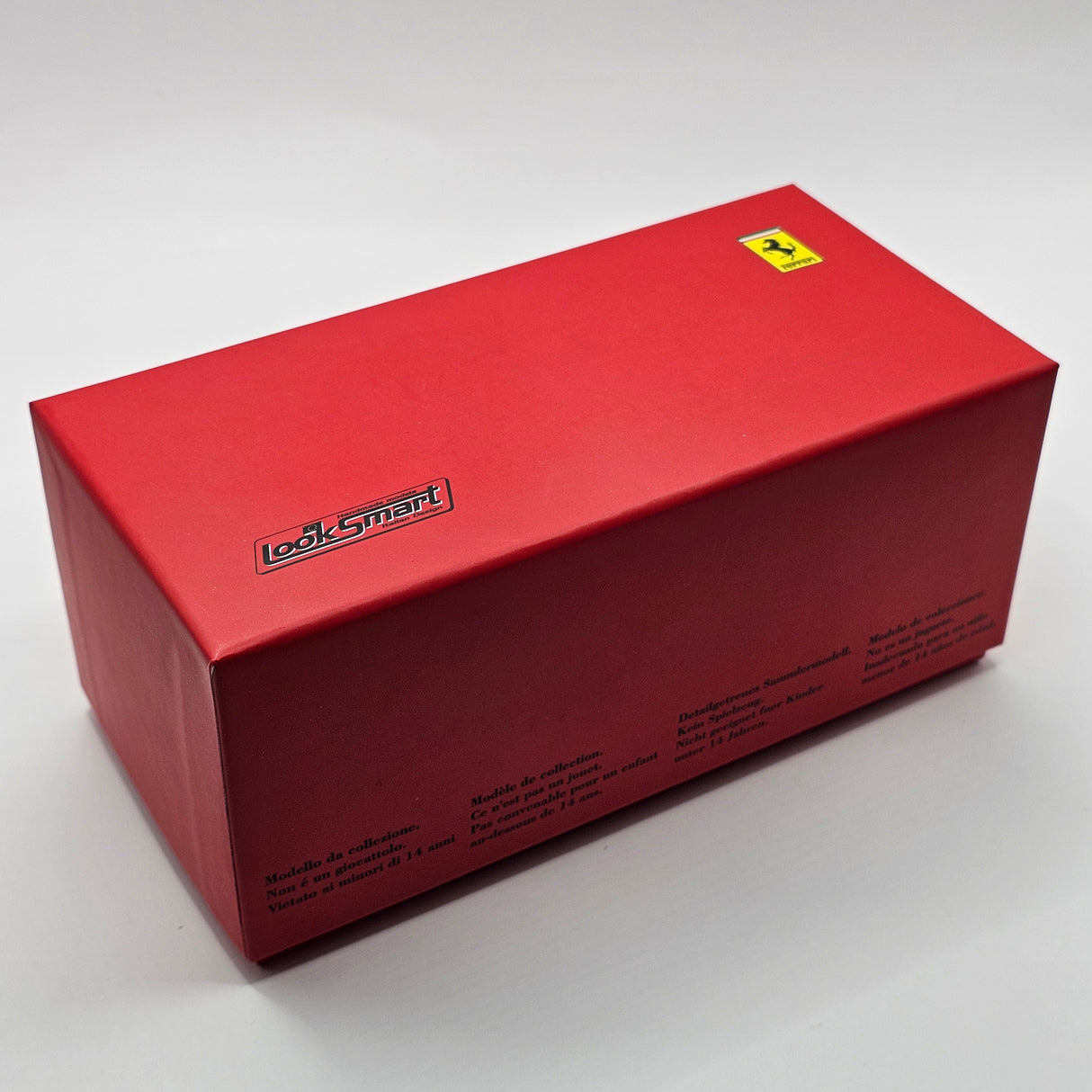 Looksmart Ferrari 488 GTE #84 JMW Motorsport Class Winner 24Hrs Le Mans 2017 1/43 Scale