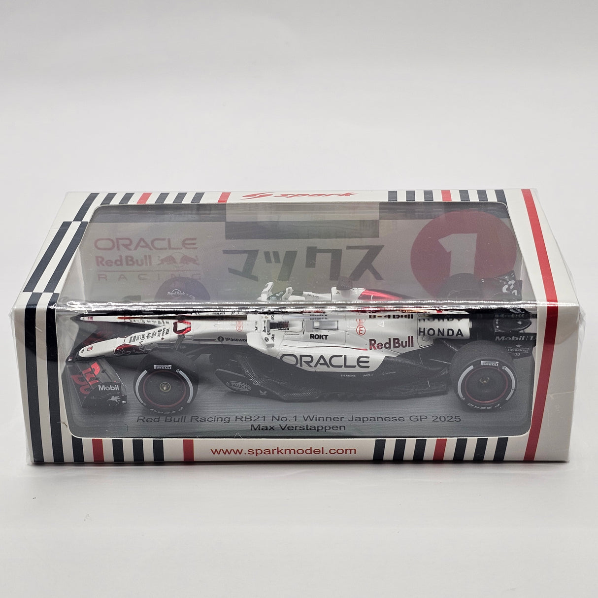 Spark Red Bull Racing RB21 #1 Max Verstappen Japanese GP 2025 Winner (With Pit Board) 1/43 Scale