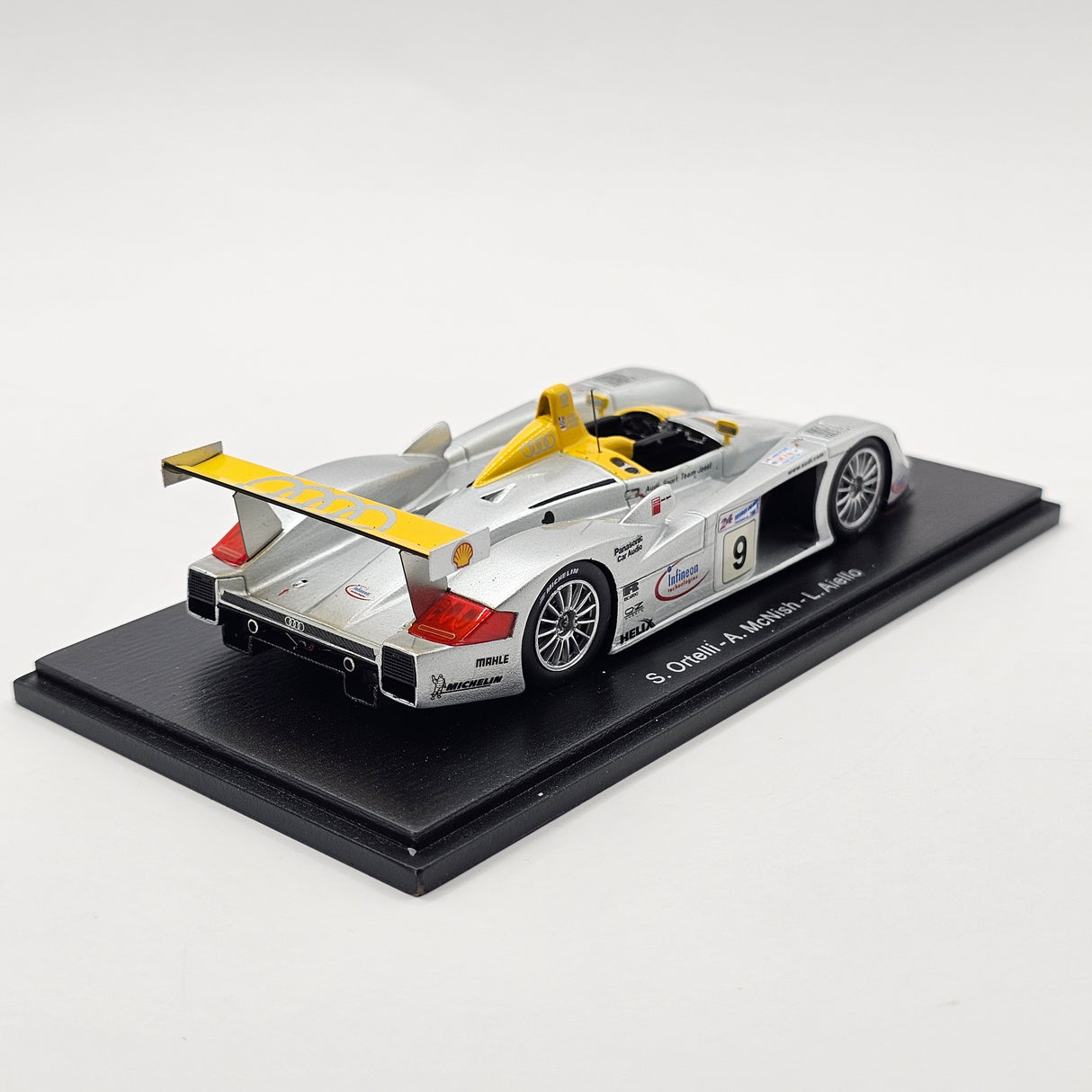Spark Audi R8 LMP900 #9 Audi Sport Team Joest 24Hrs Le Mans 2000 1/43 Scale S3698