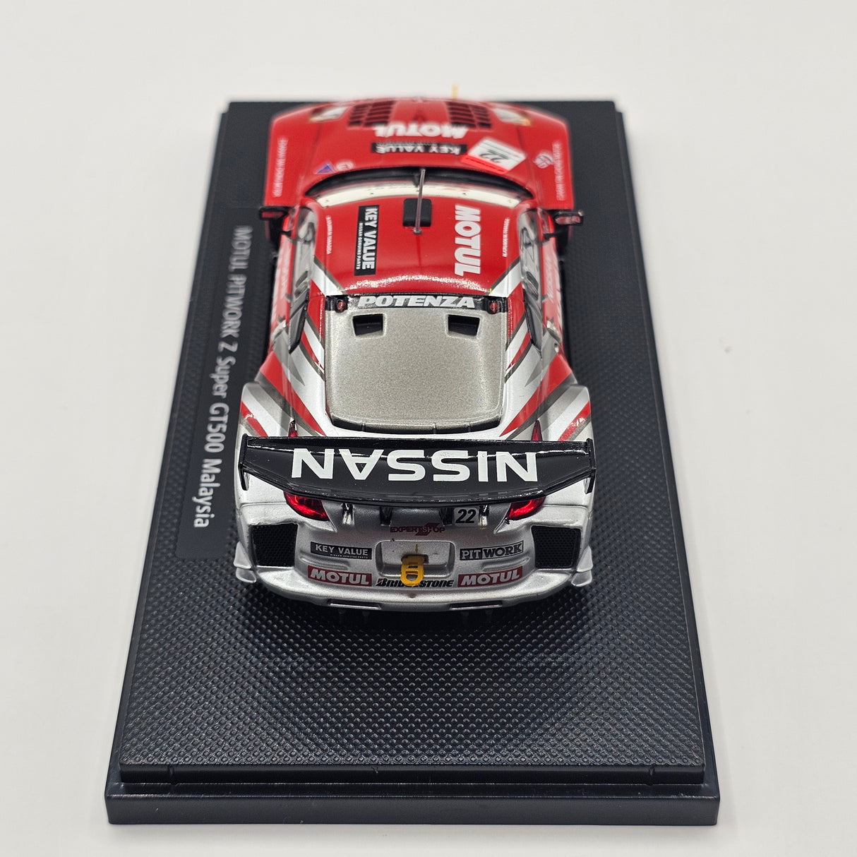 EBBRO Nissan Z #22 Motul Pitwork Super GT GT500 2005 Malaysia 1/43 Scale