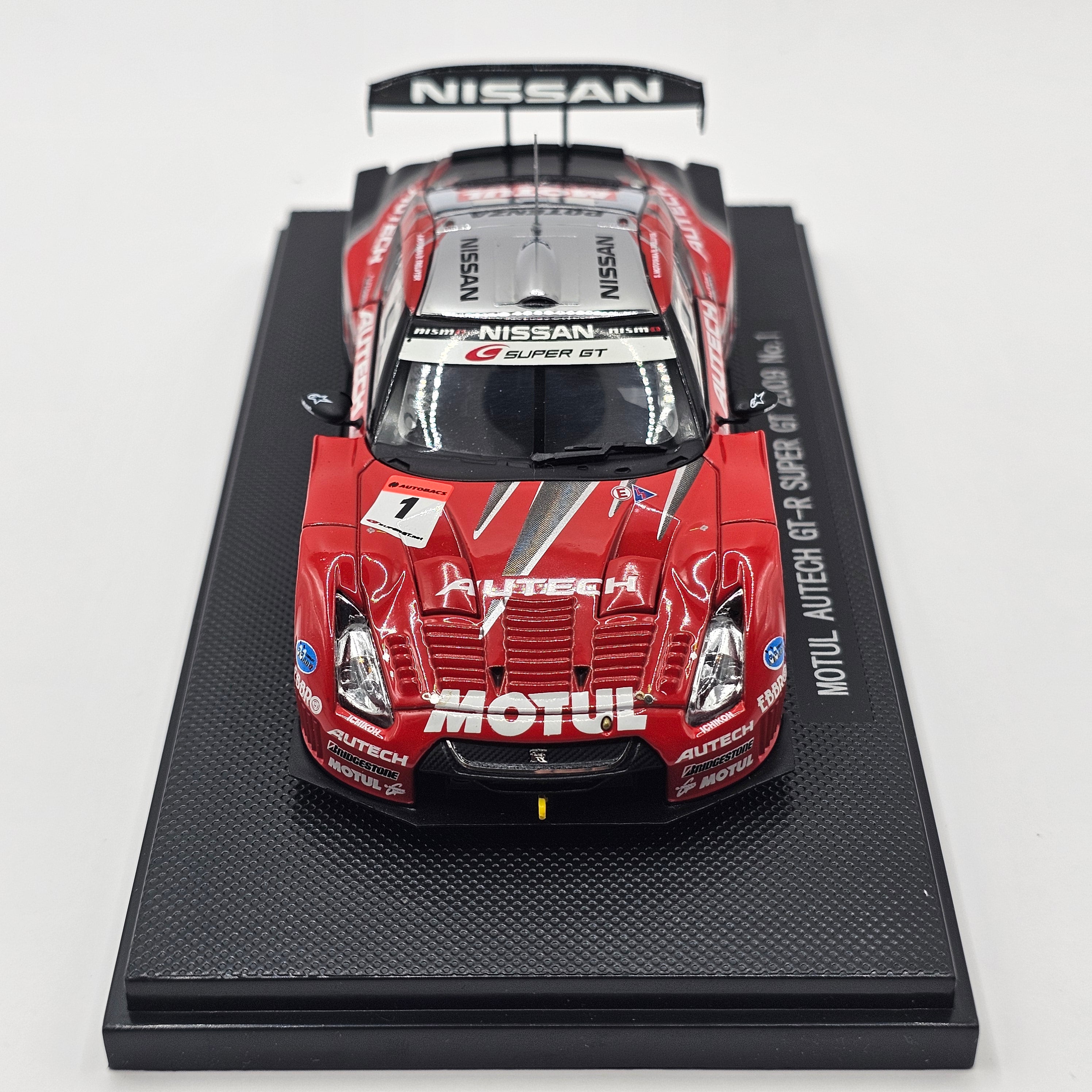 EBBRO Nissan GT-R #1 Motul Autech Super GT GT500 2009 1⁄43 Scale 1/