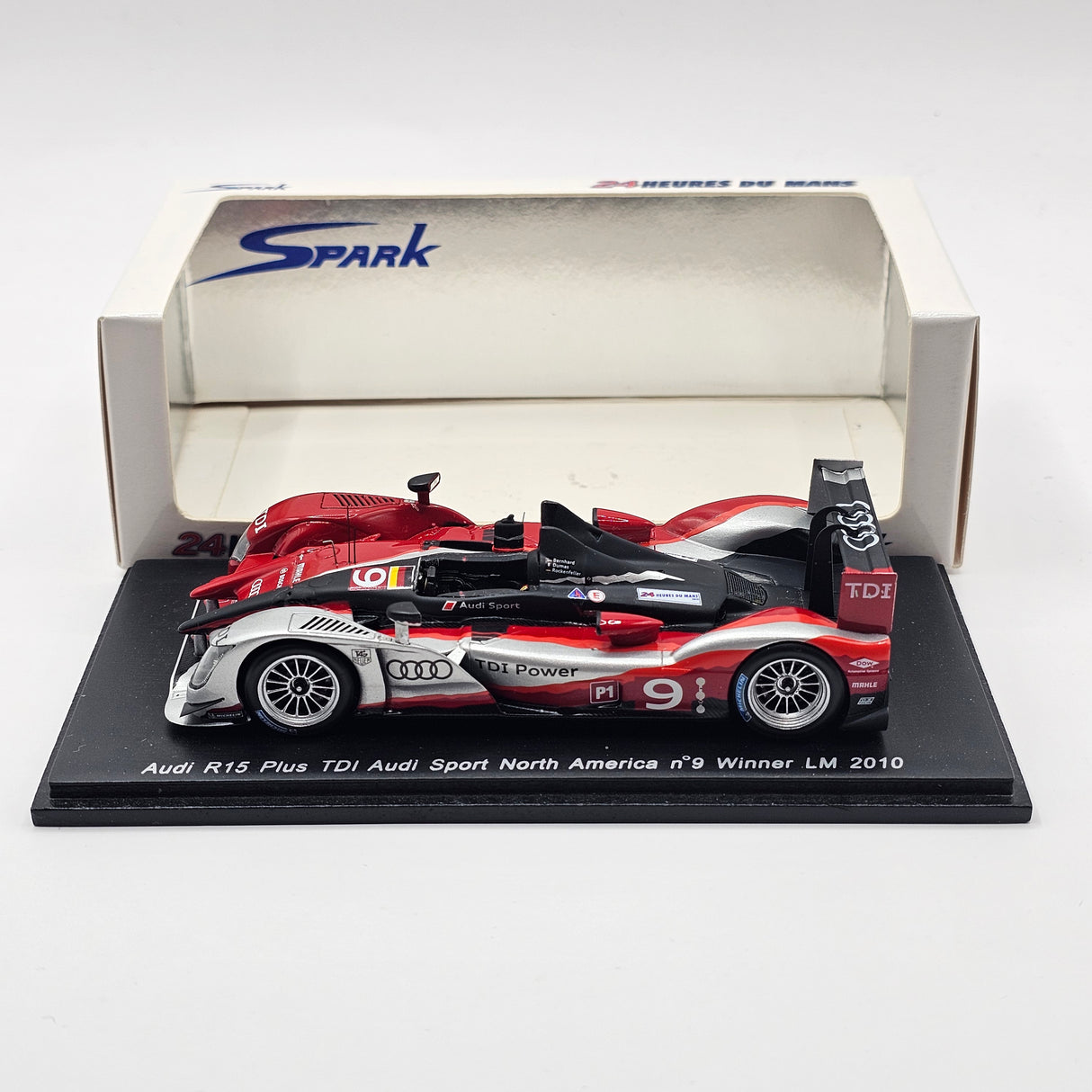 Spark Audi R15 Plus TDi Audi Sport North America #9 Le Mans 2010 Winner 1/43 Scale