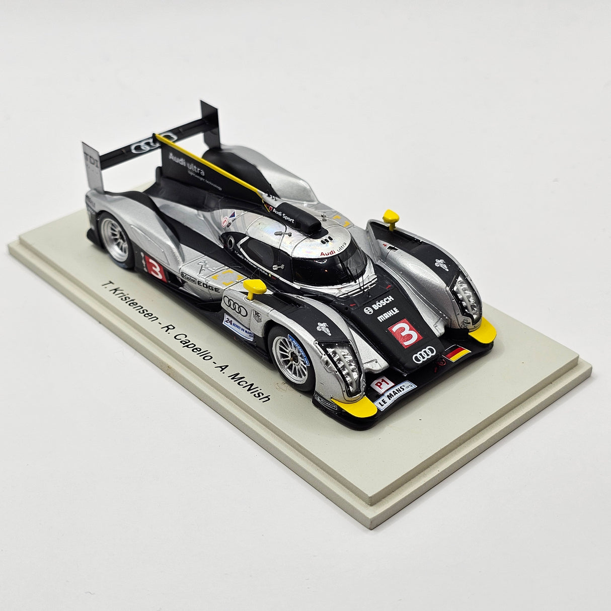 Spark Audi R18 TDI #3 Audi North America Le Mans 2011 1/43 Scale S2517