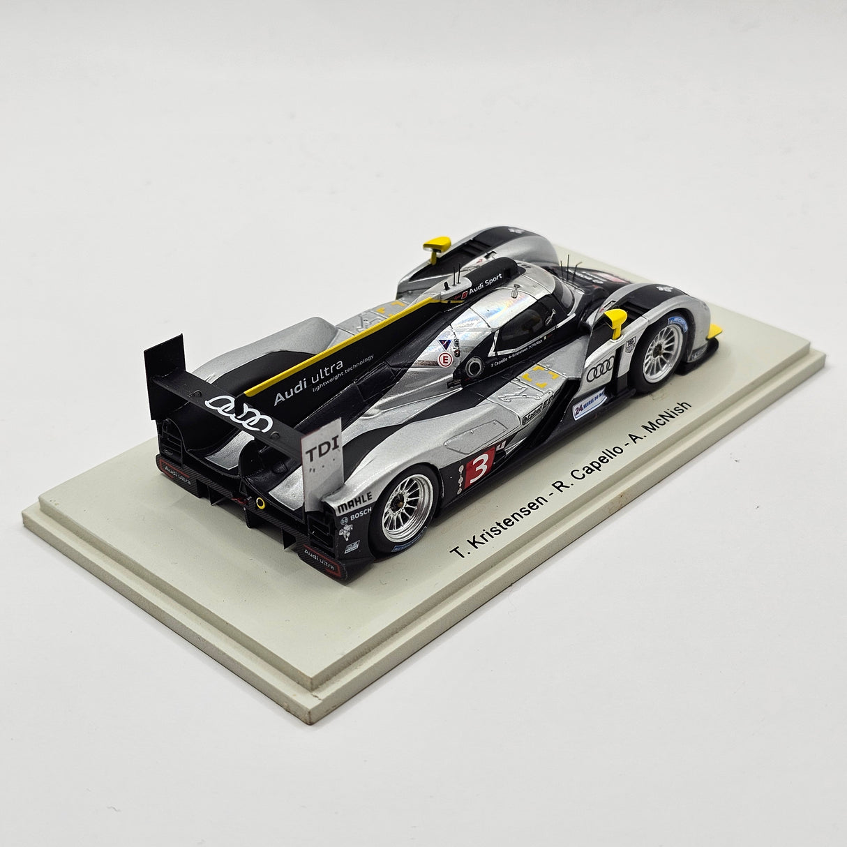 Spark Audi R18 TDI #3 Audi North America Le Mans 2011 1/43 Scale S2517