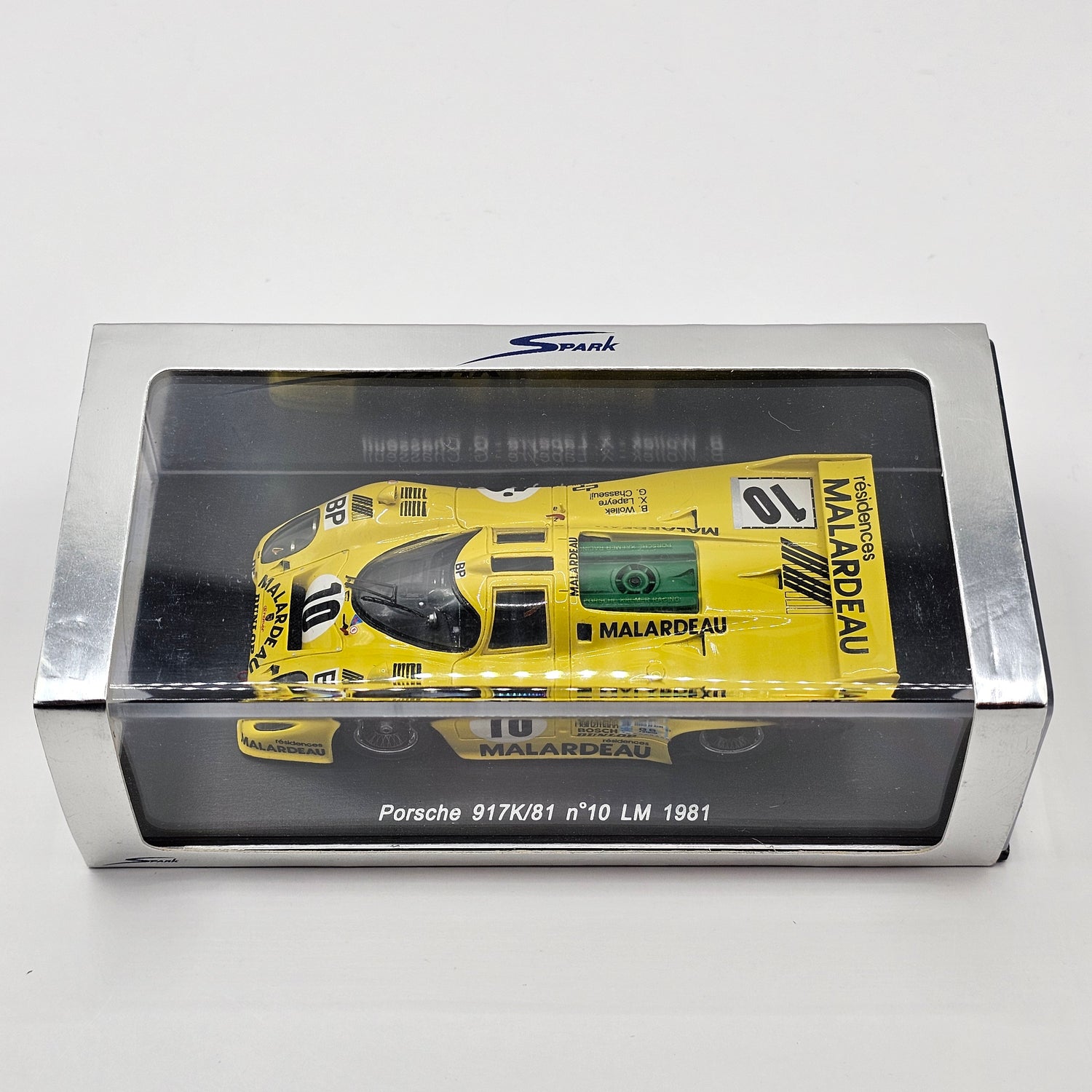 Spark 1/18 Scale 18S869 - Porsche 934 #70 17th Le Mans 24h 1981 Spark 1/18 Scale 18S869 - Porsche 934 #70 17th Le Mans 24h 1981