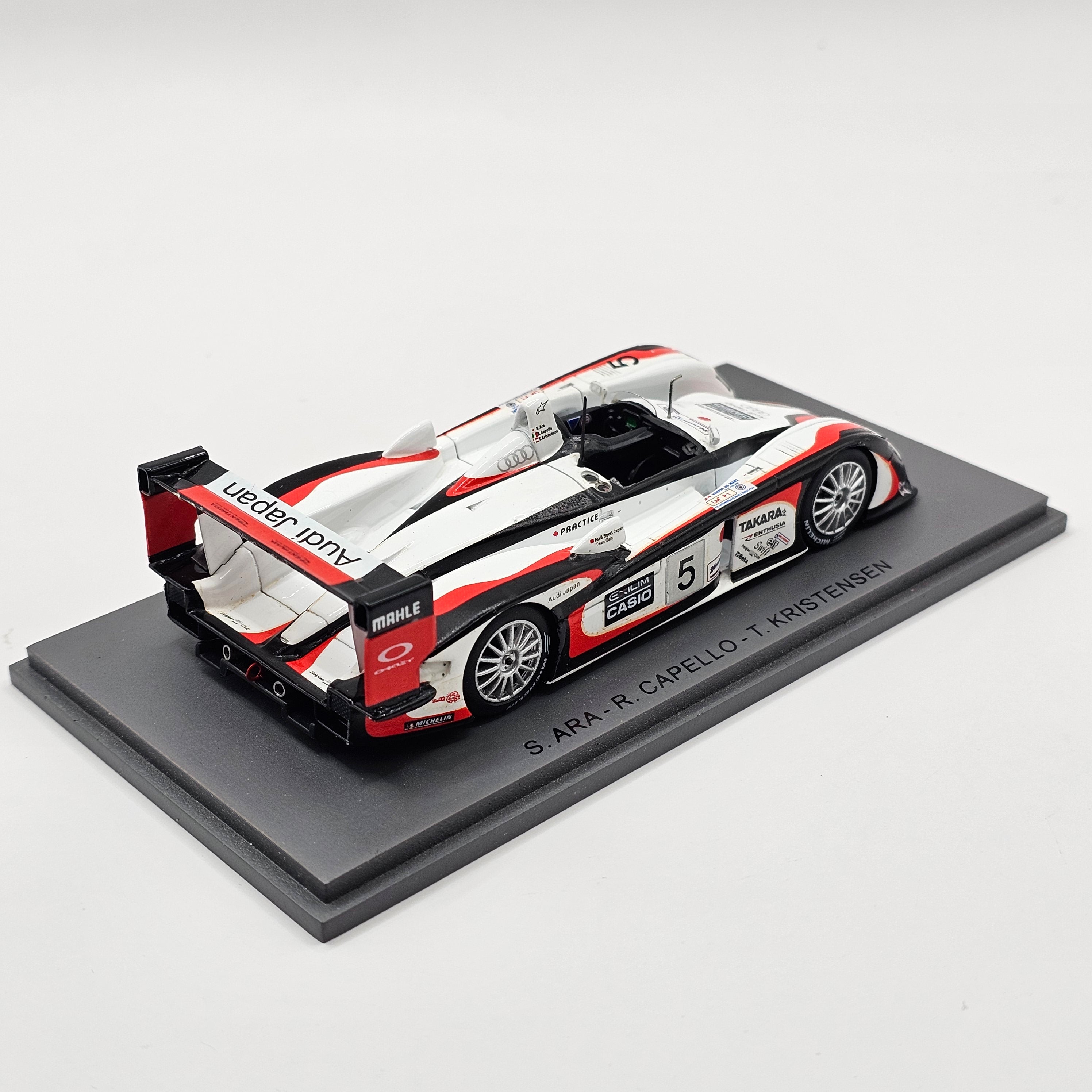 Spark Audi R8 #5 Team Audi Sport Japan GOH Le Mans 2004 Winner 1/43 Sc