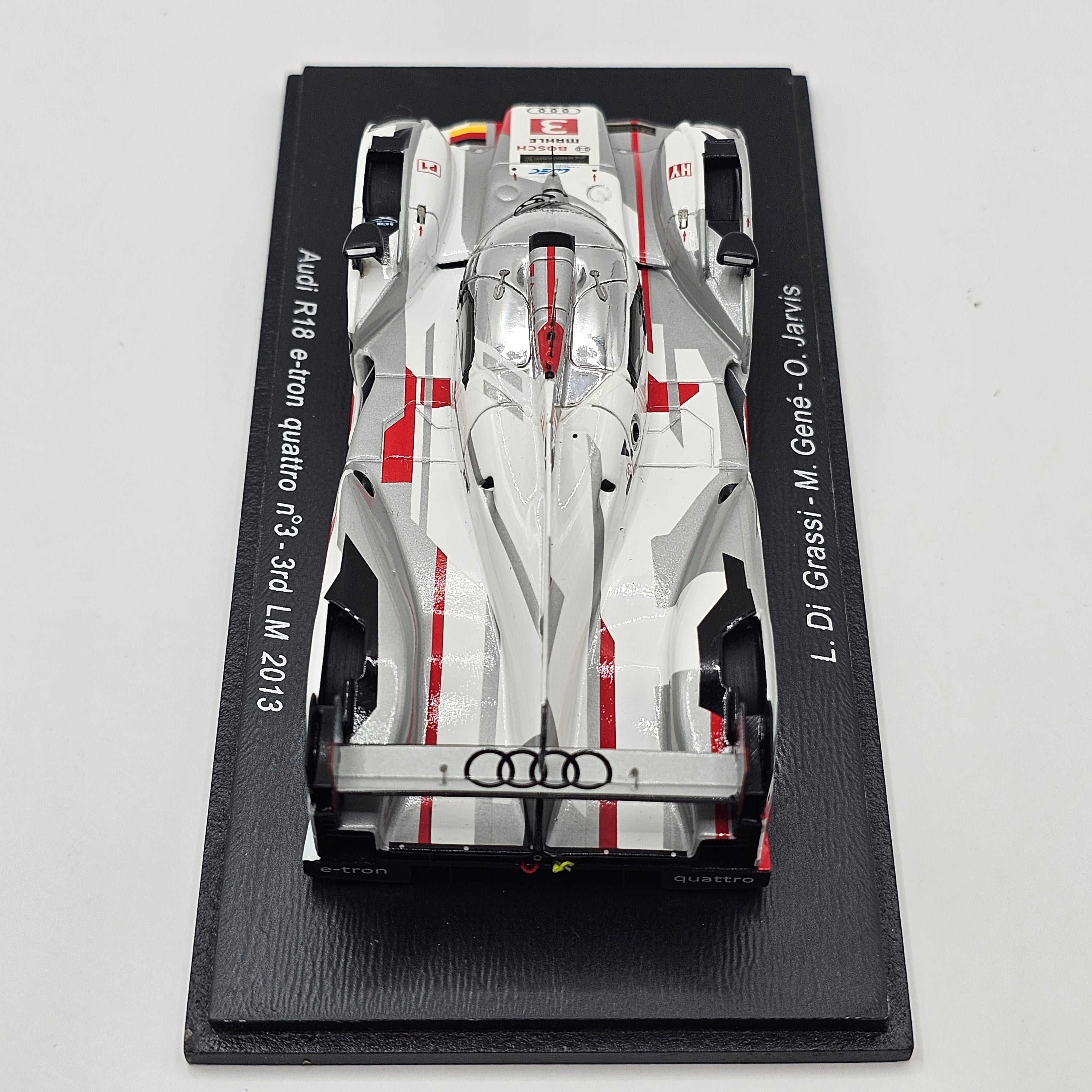 ミニカー Audi R18 e-tron quattro Le Mans '14 1:18 Spark 43LM14 Audi R18 e-tron quattro #2 Le Mans Winner 2014