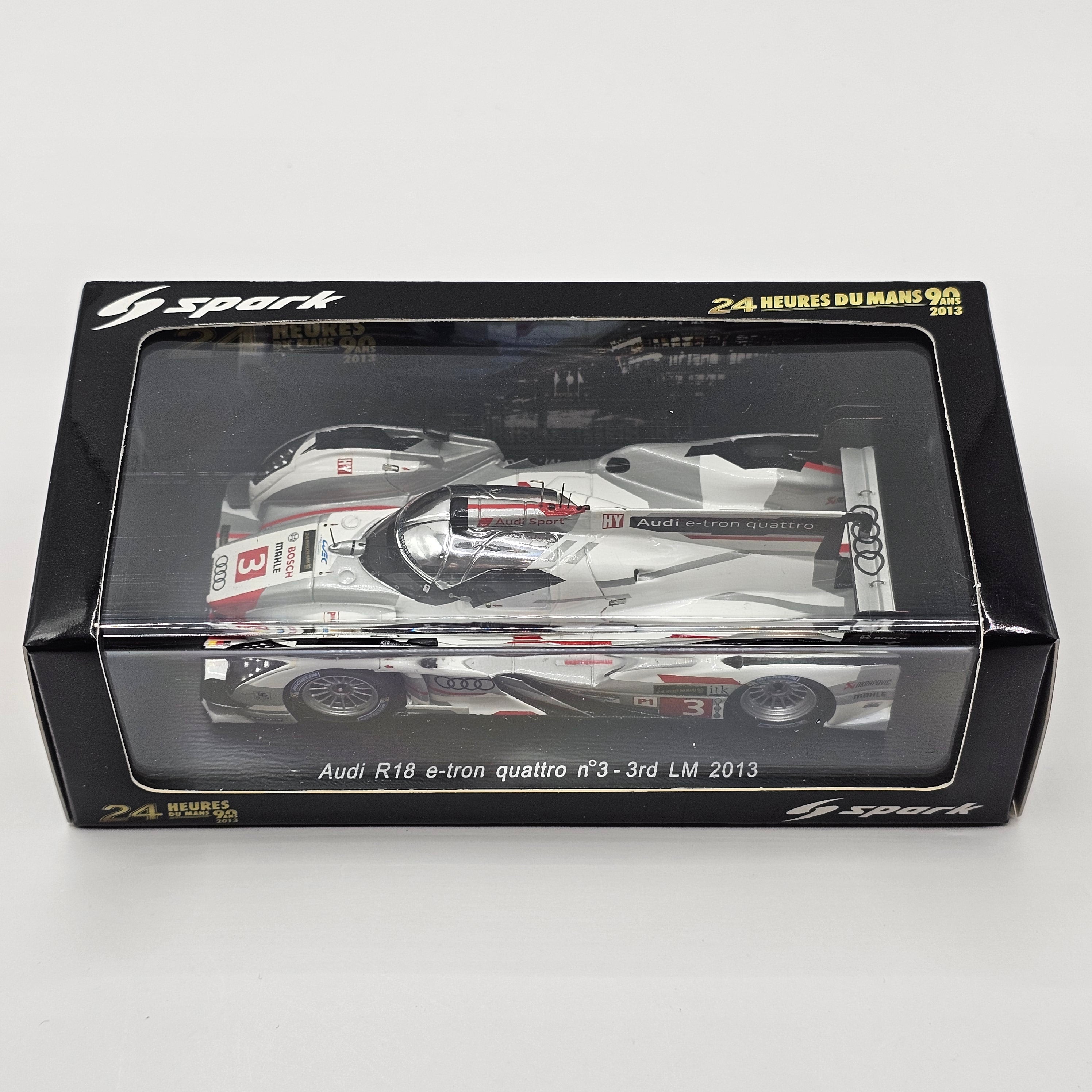 スパーク　1/43 Audi R18 e-tron quattro 2014 1:43 Spark Audi R18 e-tron quattro 2014 - 24h Le Mans 2014