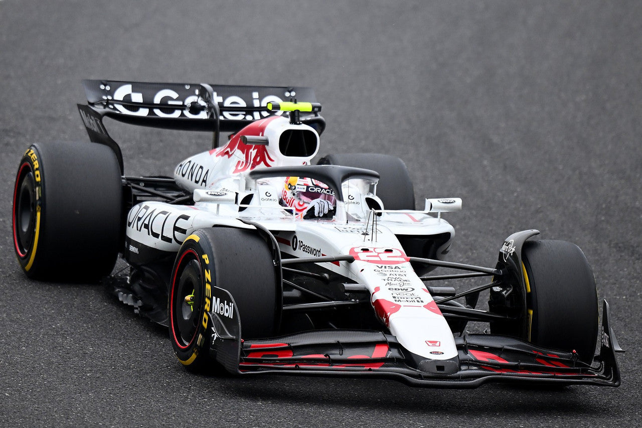 Spark Red Bull Racing RB21 #22 Yuki Tsunoda Japanese GP 2025 (With Pit