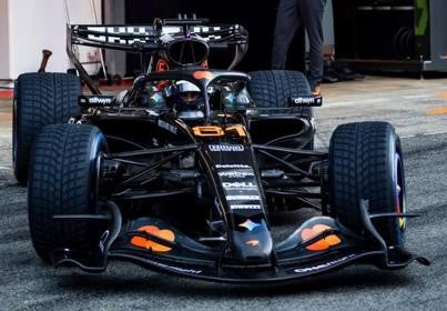 Spark McLaren MCL40 Piastri Mastercard Formula 1 Team Pre-Season Shakedown 2026 1/43 Scale
