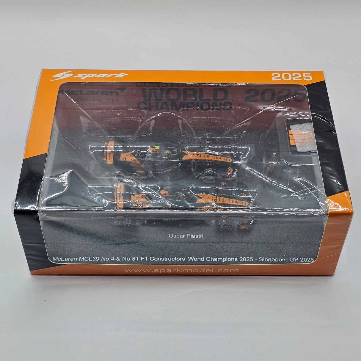 Spark McLaren MCL39 #4 & #81 2025 F1 Constructors' Champion Twin Set 1/64 Scale