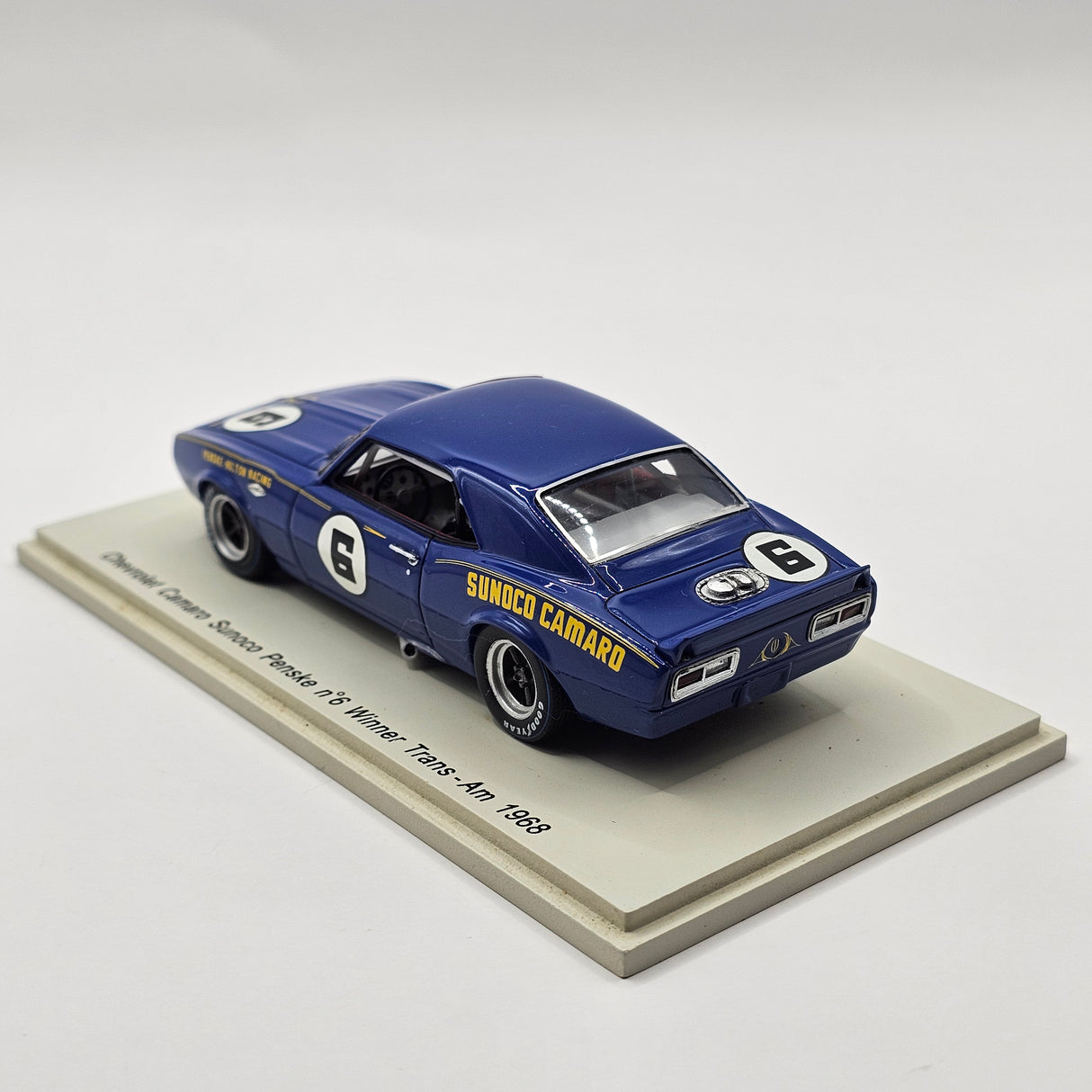 Spark Chevrolet Camaro Z28 #6 Penske-Hilton Racing Trans Am 1968 Winner 1/43 Scale S2601