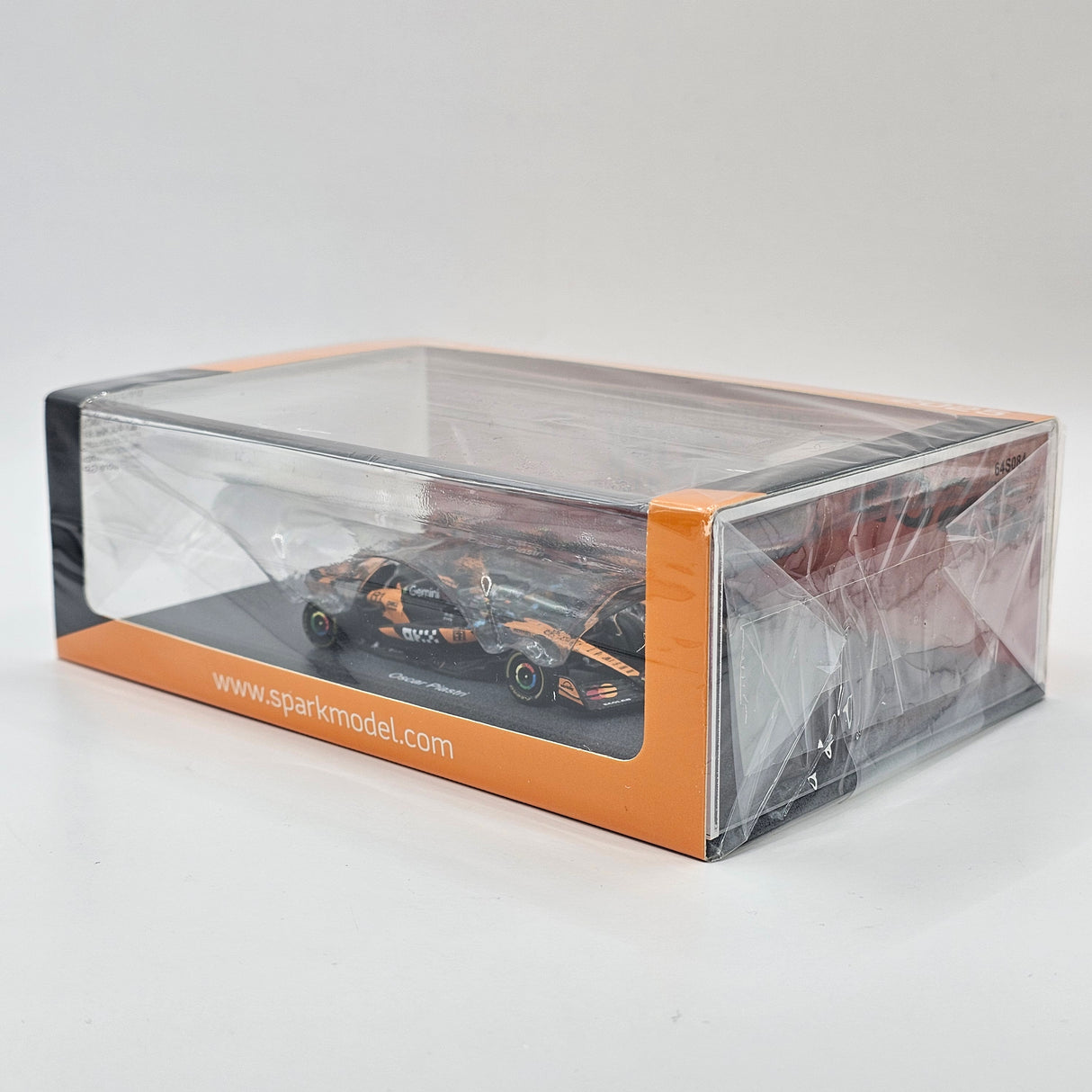 Spark McLaren MCL39 #4 & #81 2025 F1 Constructors' Champion Twin Set 1/64 Scale