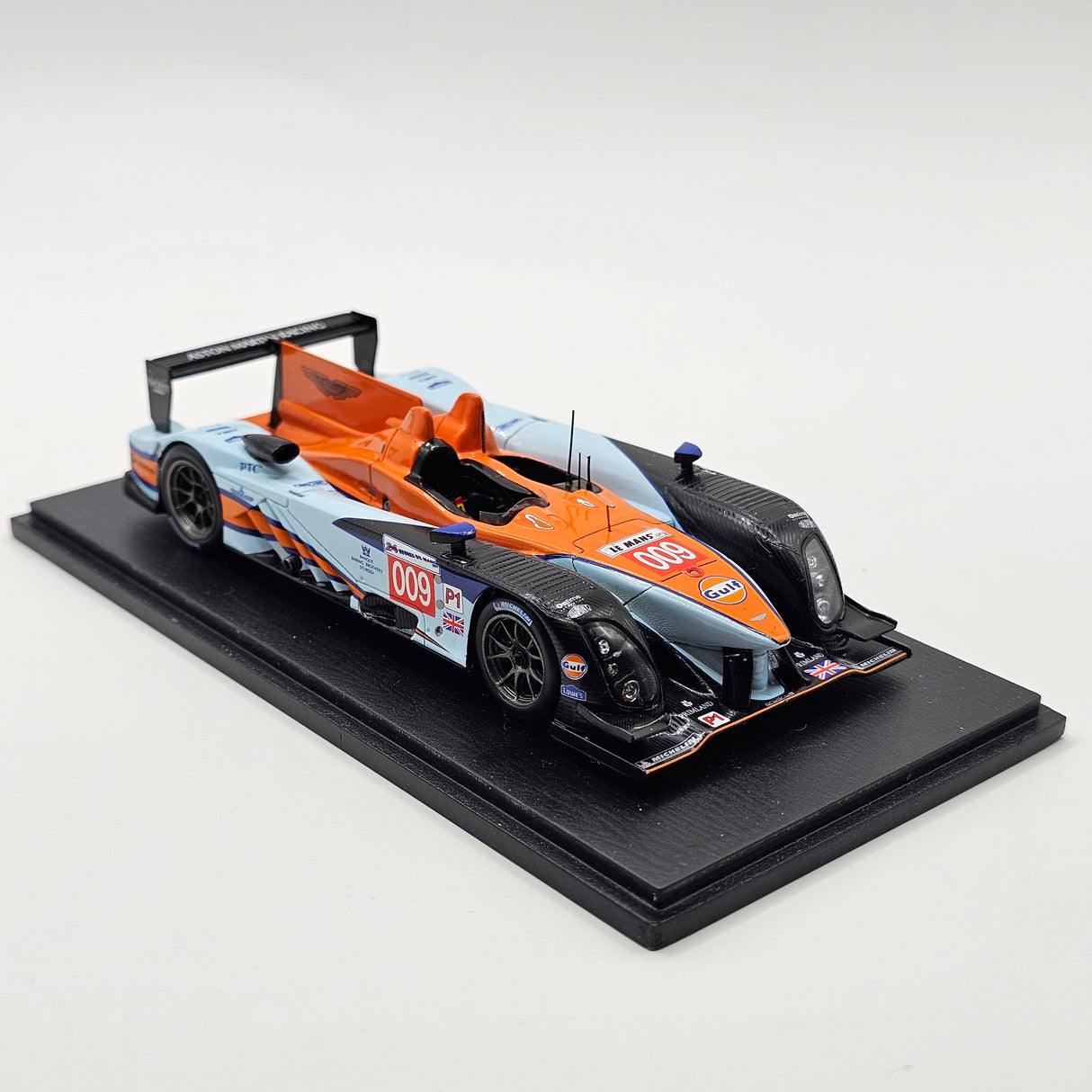 Spark Aston Martin AMR-One #009 Aston Martin Racing 24Hrs Le Mans 2011 1/43 Scale