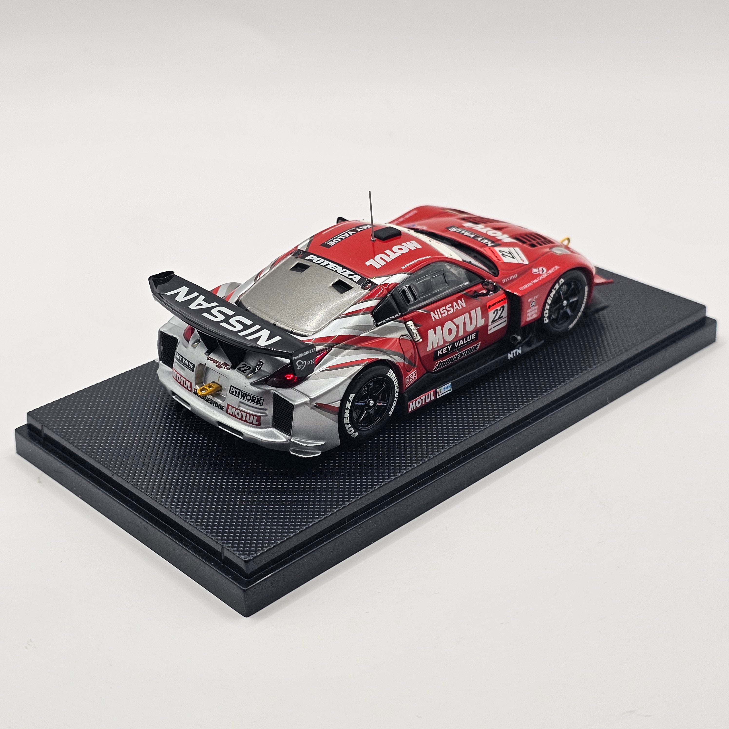 EBBRO Nissan Z #22 Motul Pitwork Super GT GT500 2005 Malaysia 1/43 Sca