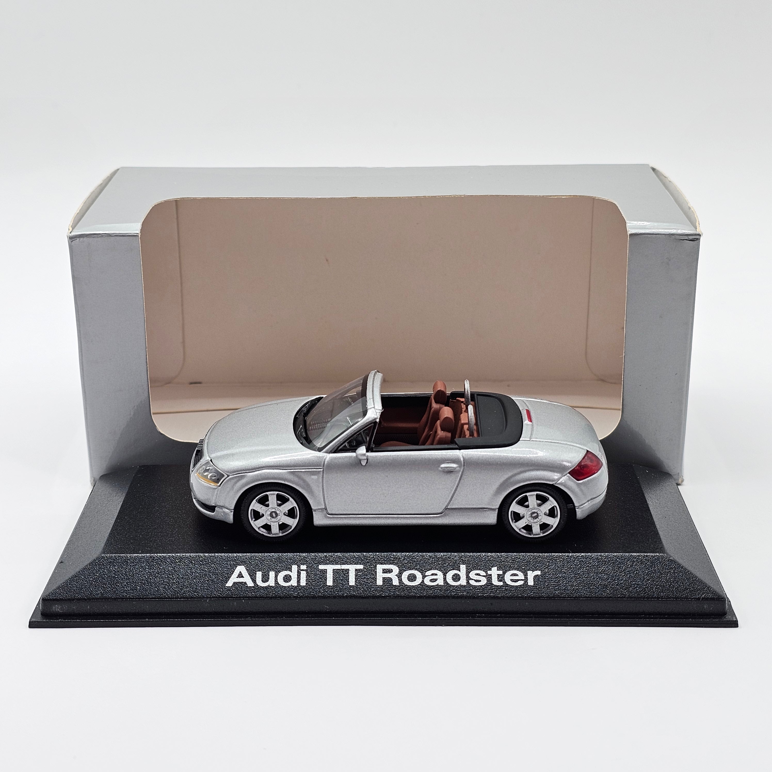 Audi TT Coupé ミニカー 1/43 スケール シルバー アウディ TT クーペ (シルバー) (ミニカー) - ホビーサーチ ミニカー