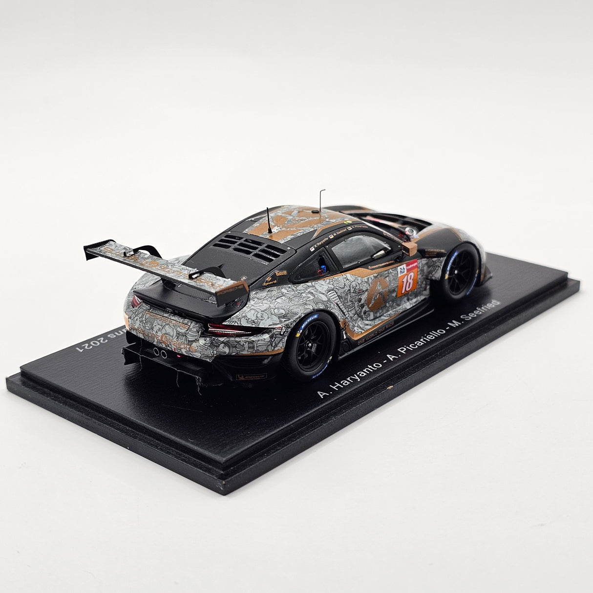 Spark Porsche 911 RSR-19 #18 Absolute Racing 24Hrs Le Mans 2021 1/43 Scale S8265