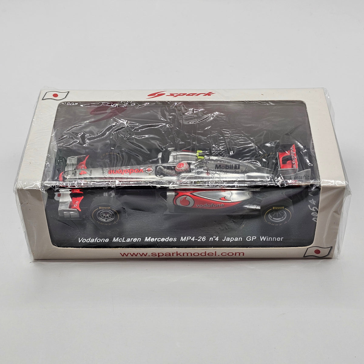 Spark McLaren MP4/26 Vodafone #4 Jenson Button Winner Japan F1 GP 2011 1/43 Scale