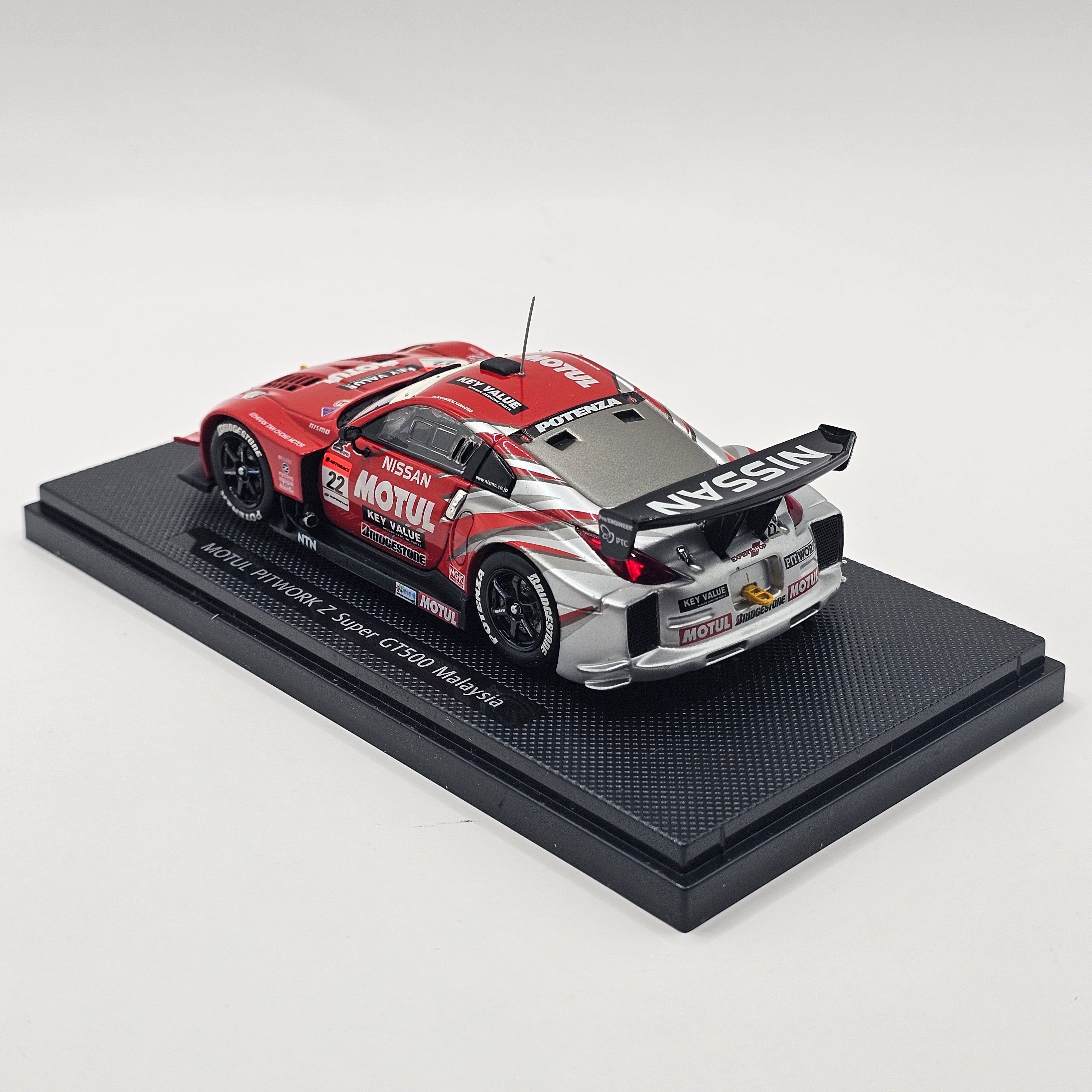EBBRO 22 MOTUL PITWORK ミニカー 1/43 Ebbro Motul Pitwork Nismo Nissan Z JGTC 2005 Car #22