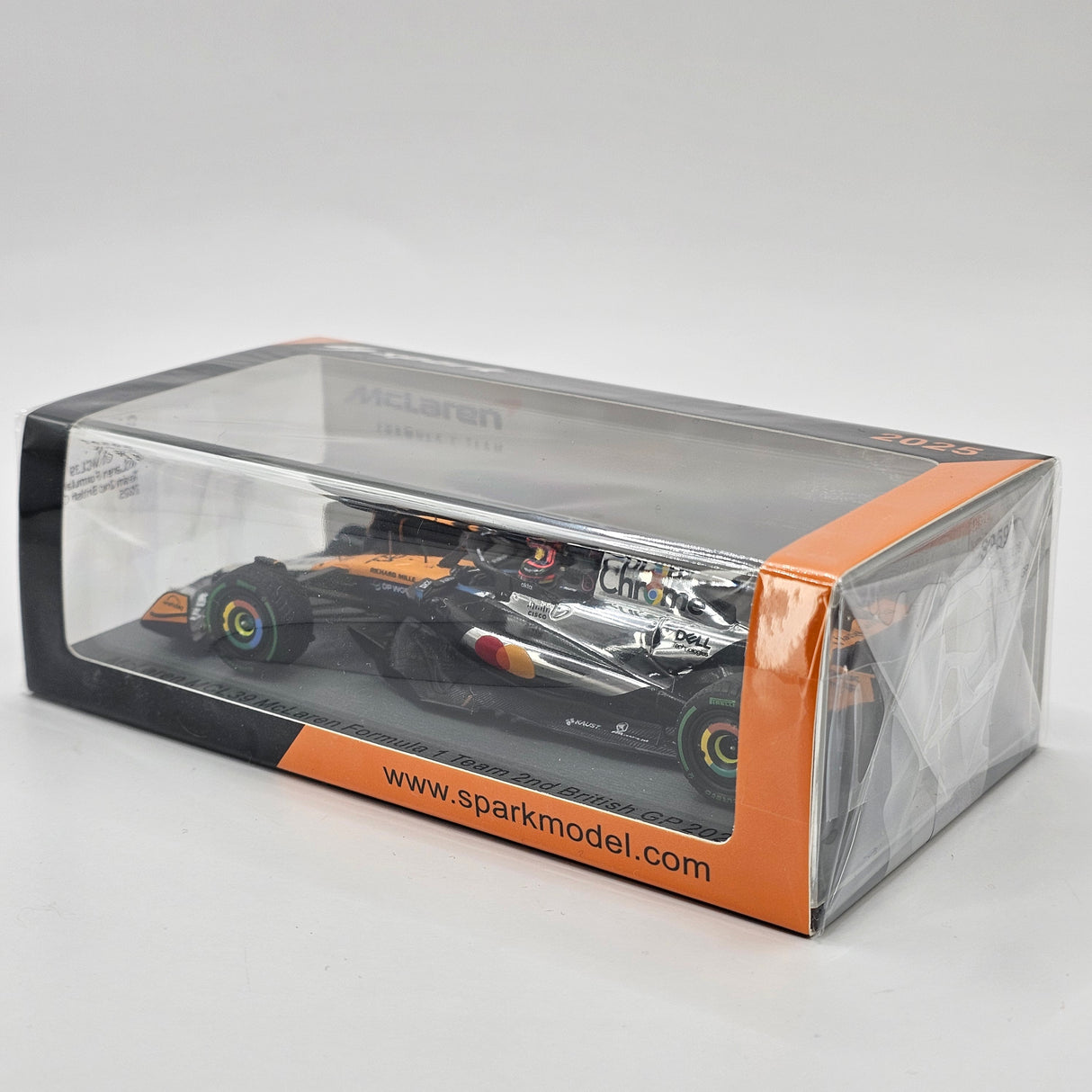 Spark McLaren MCL39 #81 Oscar Piastri British F1 GP 2025 2nd (With Pitboard) 1/43 Scale S9597