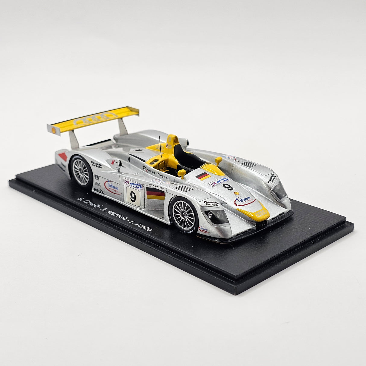 Spark Audi R8 LMP900 #9 Audi Sport Team Joest 24Hrs Le Mans 2000 1/43 Scale S3698
