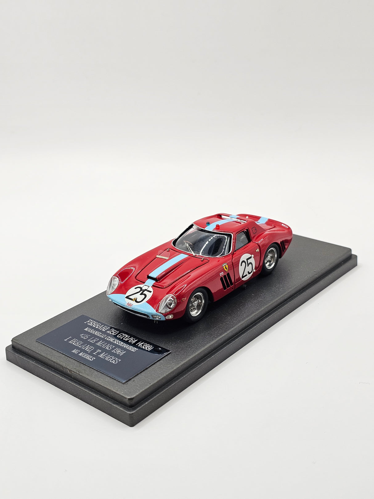 MG Model Ferrari 250 GTO #25 Maranello Concessionaires 24Hrs Le Mans 1964 1/43 Scale