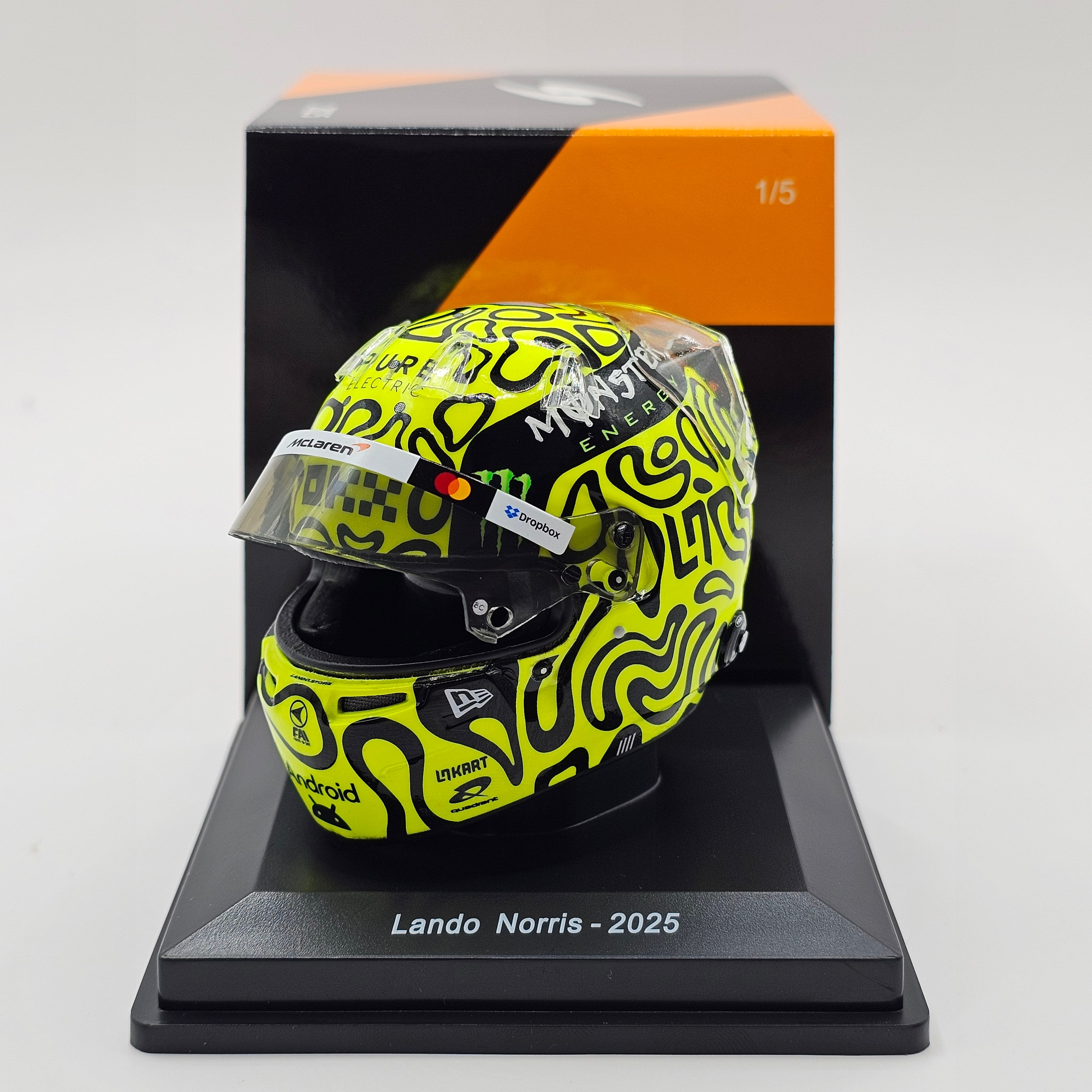スパーク1/5 ヘルメットLando Norris 2019 Amazon.co.jp: McLaren F1チーム、公式F1商品、Spark Modelsのベル
