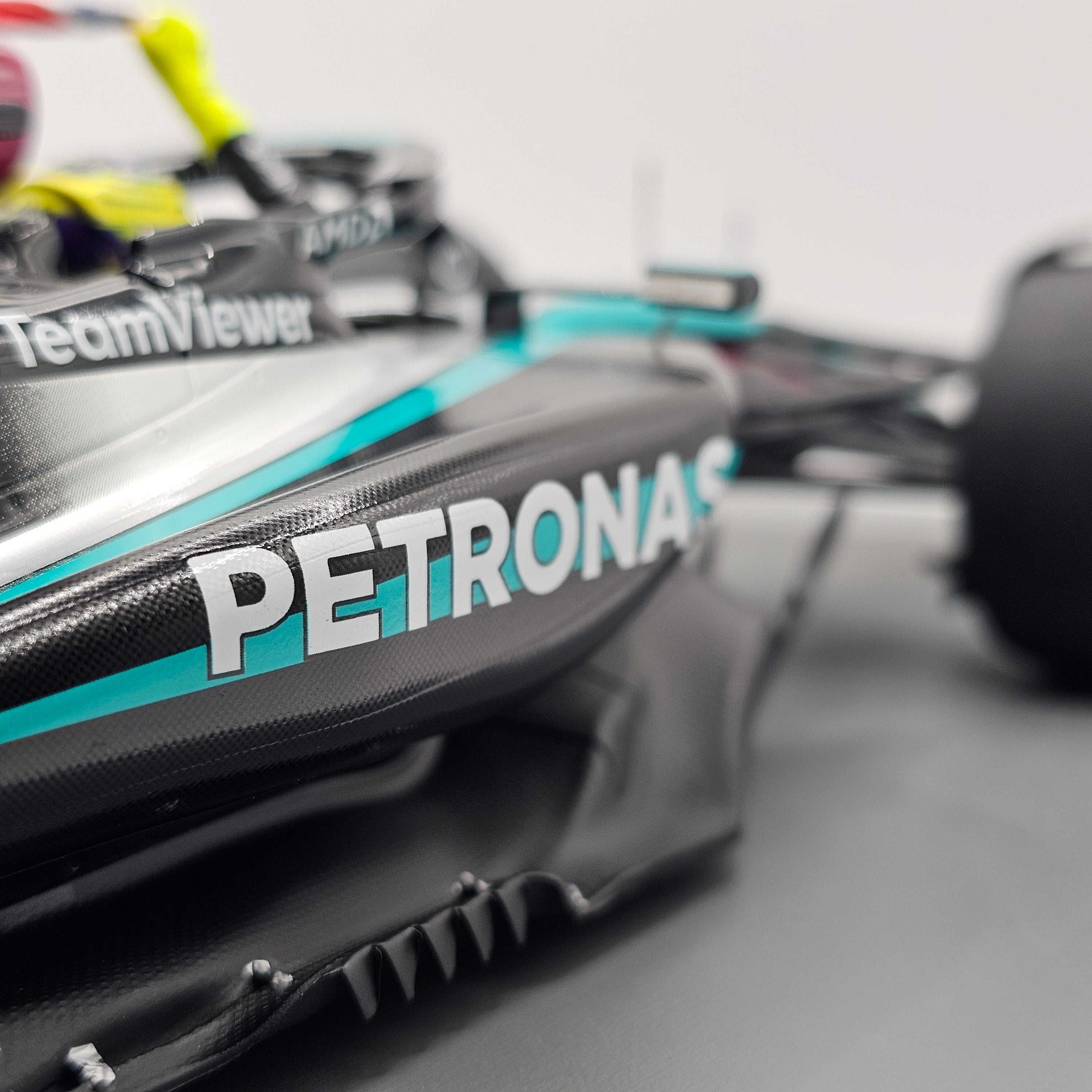 Spark 1/18 2024 F1 バーレーンGP #44 L.ハミルトン Spark 1:64 L. Hamilton Mercedes-AMG F1 W15 #44 7位 バーレーン GP